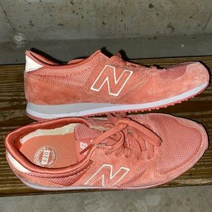 New Balance 420